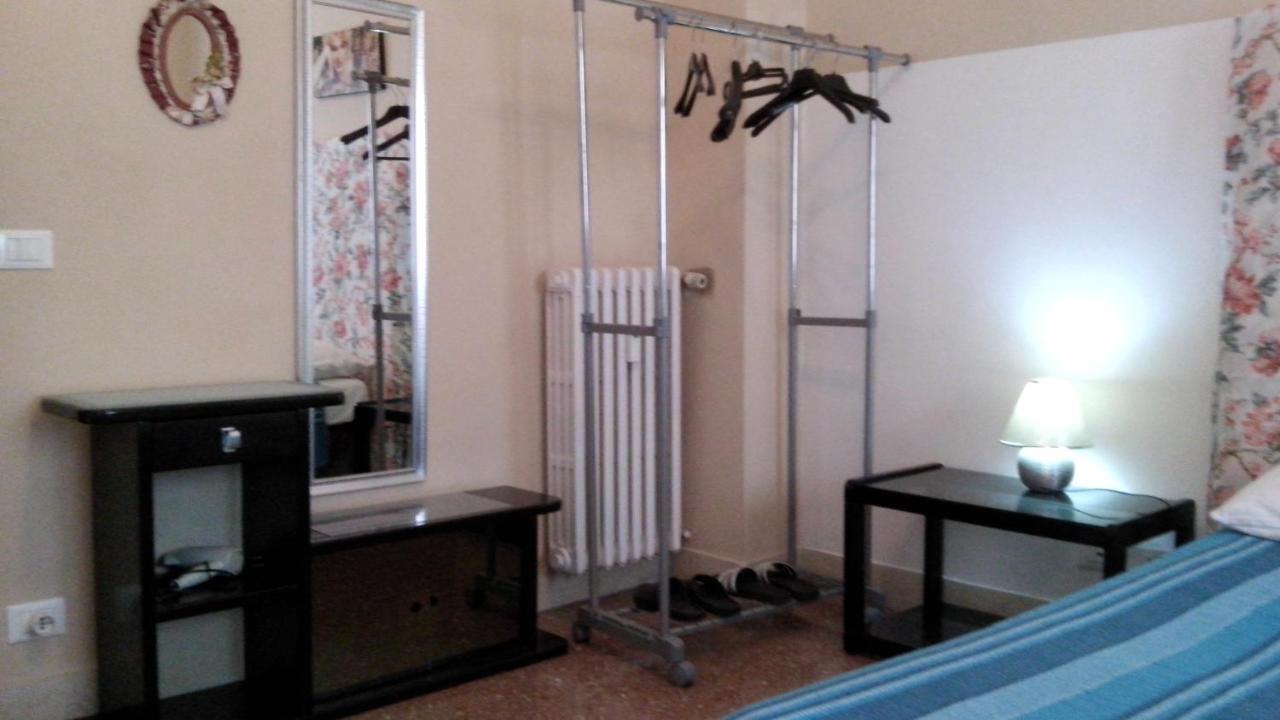 Affittacamere , Rooms Near Trastevere Station Rome Bagian luar foto