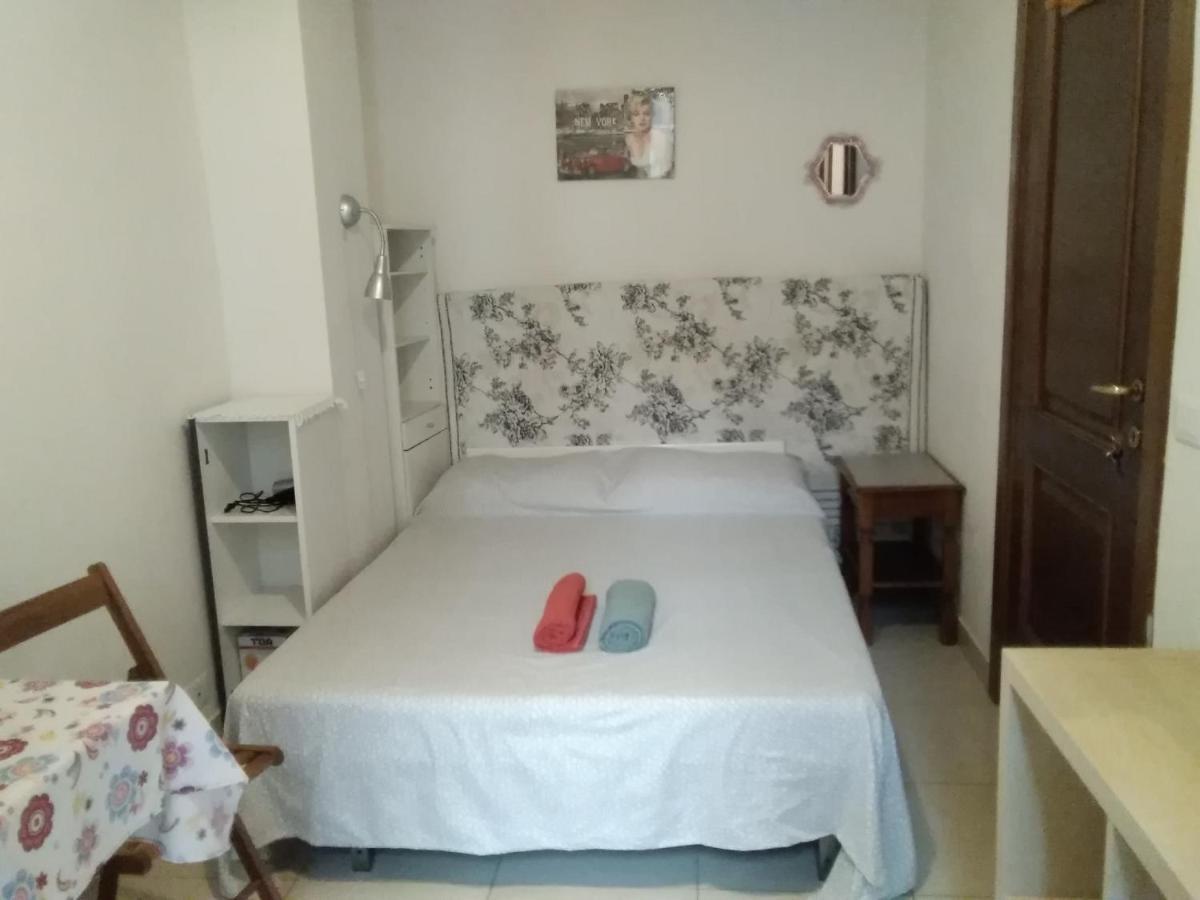 Affittacamere , Rooms Near Trastevere Station Rome Bagian luar foto